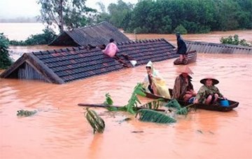 Ủng hộ đồng bào lũ lụt miền Trung